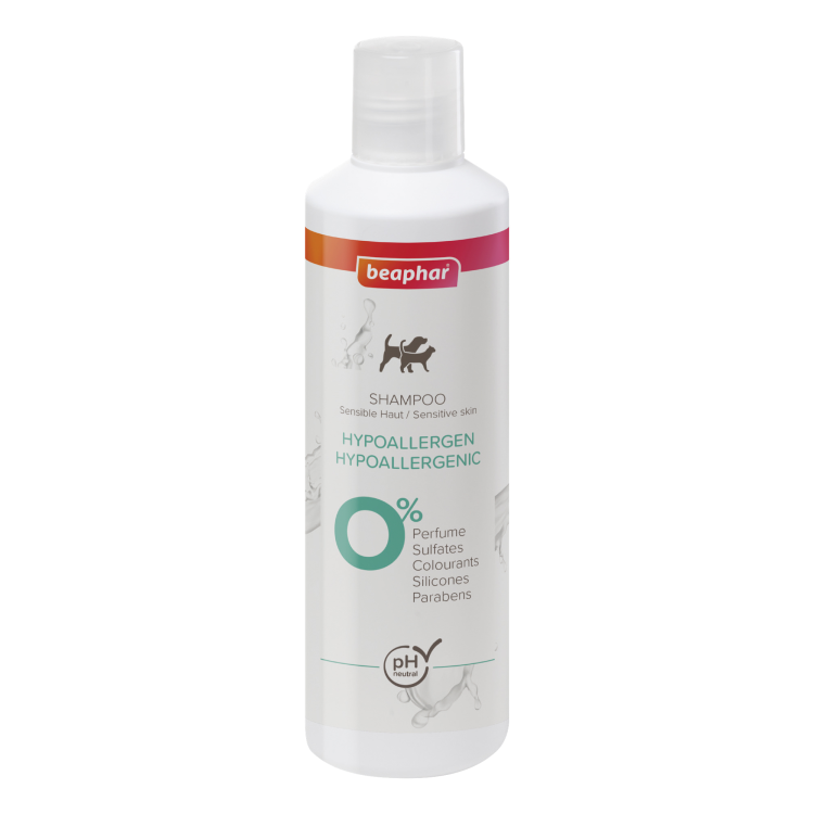 BE1000104 Sensitive Skincare Hypoallergenic Shampoo for Cats and Dogs - Image 1
